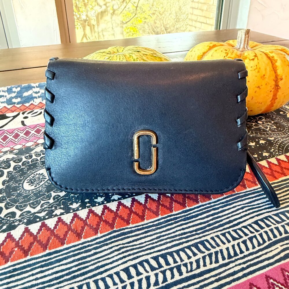 Marc Jacobs Black Leather Zip Around Card Holder Wallet, EUC